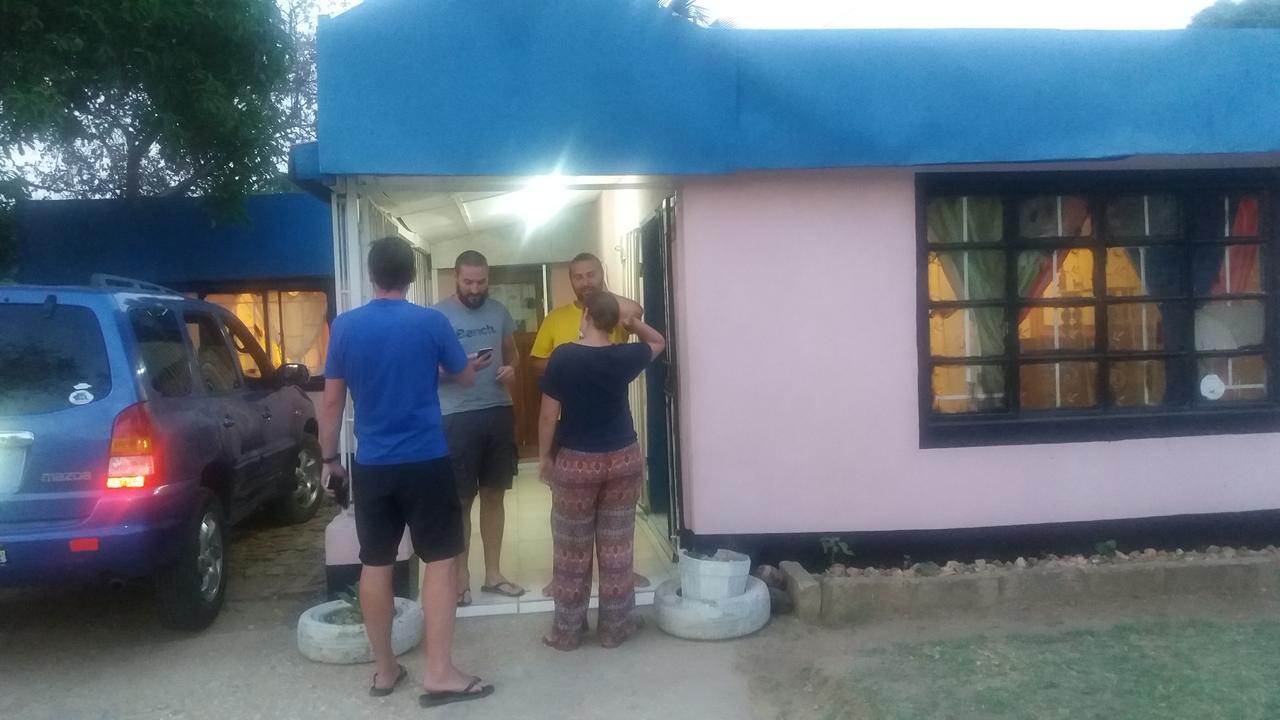 بيت شباب Kumunzi Backpackers لوساكا المظهر الخارجي الصورة